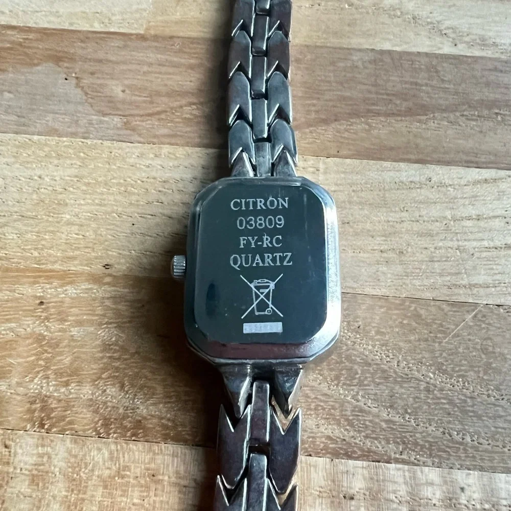 Citron ladies octagonal silver tone watch NEW BATTERY